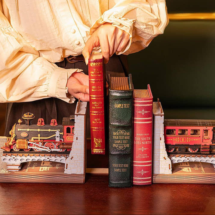 Robotime DIY Book Nook Kit – Century Train Wooden 3D Puzzle Model | Miniature Bookend Bookshelf Decoration & Gift for Adults